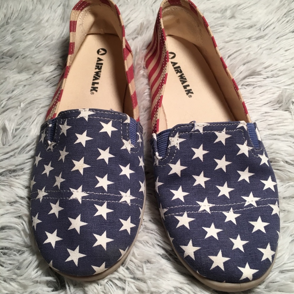 Airwalk Flag Dream Canvas Slip On Women’s Size 8.5